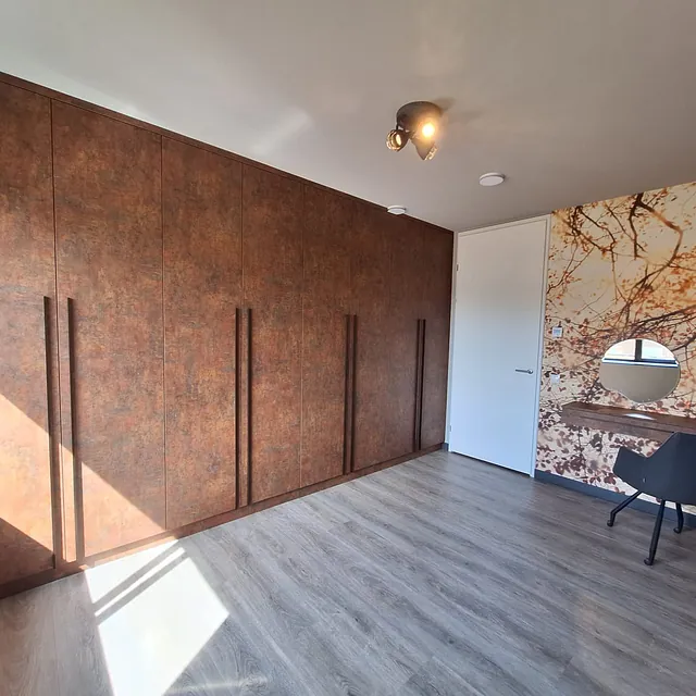 Maatwerk kast roes bruin slapkamer