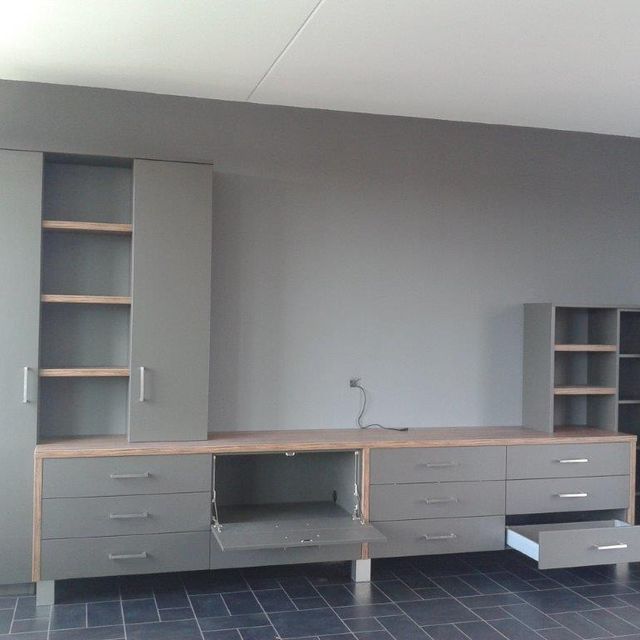 Wandmeubel op maat woonkamer - Piet van der Knaap