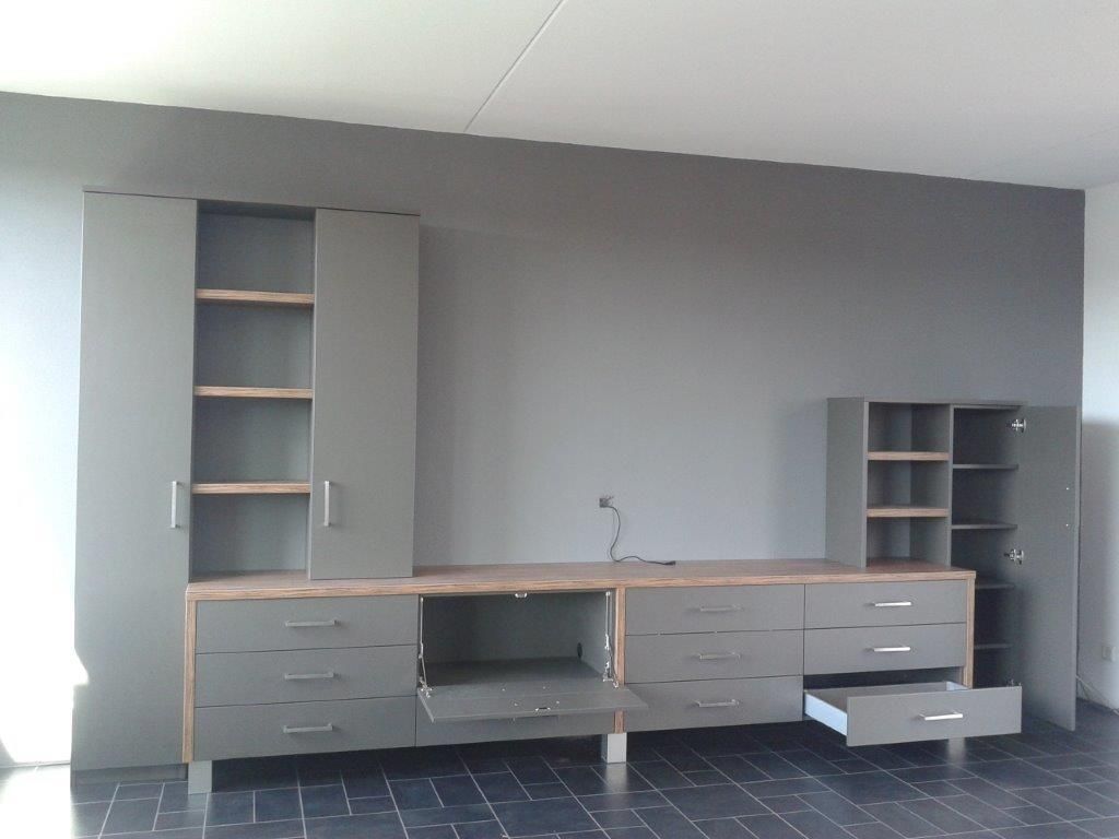 Wandmeubel op maat woonkamer - Piet van der Knaap